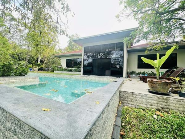 Luxury Pool Villa For Sale in Ocean View Village