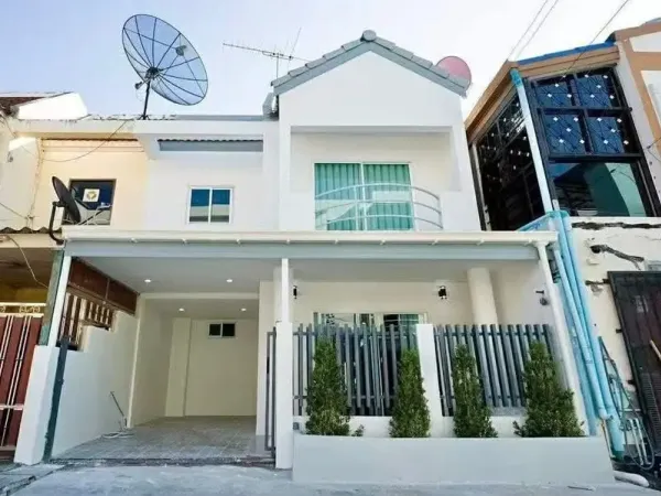 ขายทาวน์เฮ้าส์ – ทาวน์เฮ้าส์ 2 ชั้น ทำเลเทพประสิทธิ์ ซอย 9