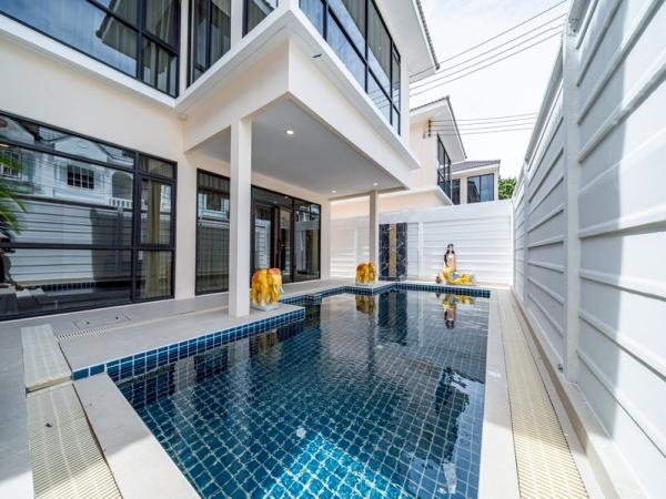 Luxury Private Pool Villa 2-Storya for Sale in South Pattaya