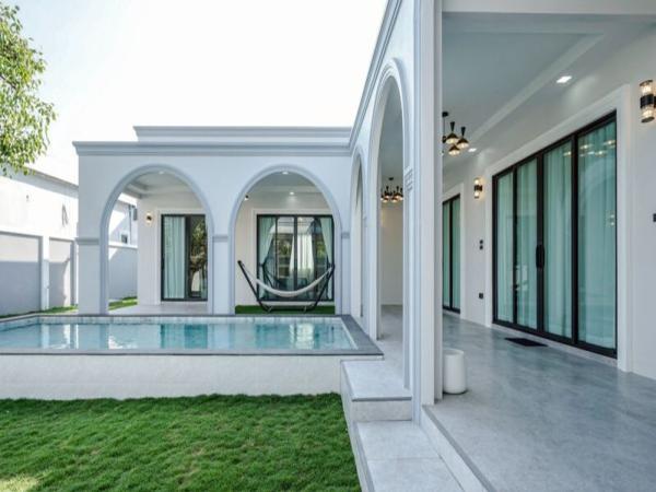 Luxury Pool Villa near Mabprachan – Ready to Move In