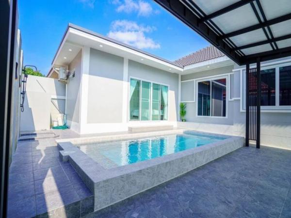 Modern Luxury Pool Villa on Main Road – Huay Yai Pattaya