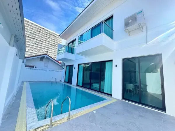 ขายบ้านเดี่ยว 2 ชั้นสุดหรู – แกรนด์ จอมเทียน วิลล่า (Grand Jomtien Villa)