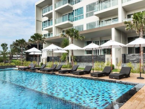 Cetus Beachfront Pattaya – Corner Unit with Koh Larn Sea View