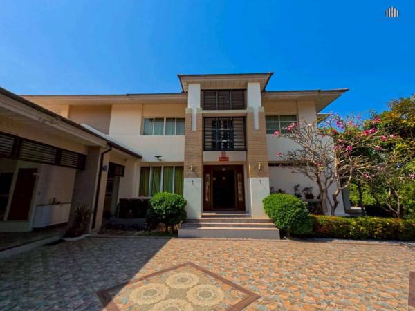 Luxury Housee for Sale at Nusasiri Sathorn-Wongwaen CX-164262