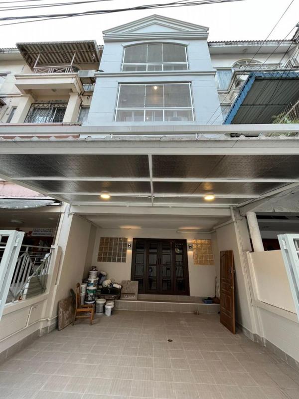 ขายทาวน์โฮม 4 ชั้น 70 ตร.ม. ซอย วชิรธรรมสาธิต 8 ลาดกระบัง เขต บางนา กรุงเทพ CX-164412