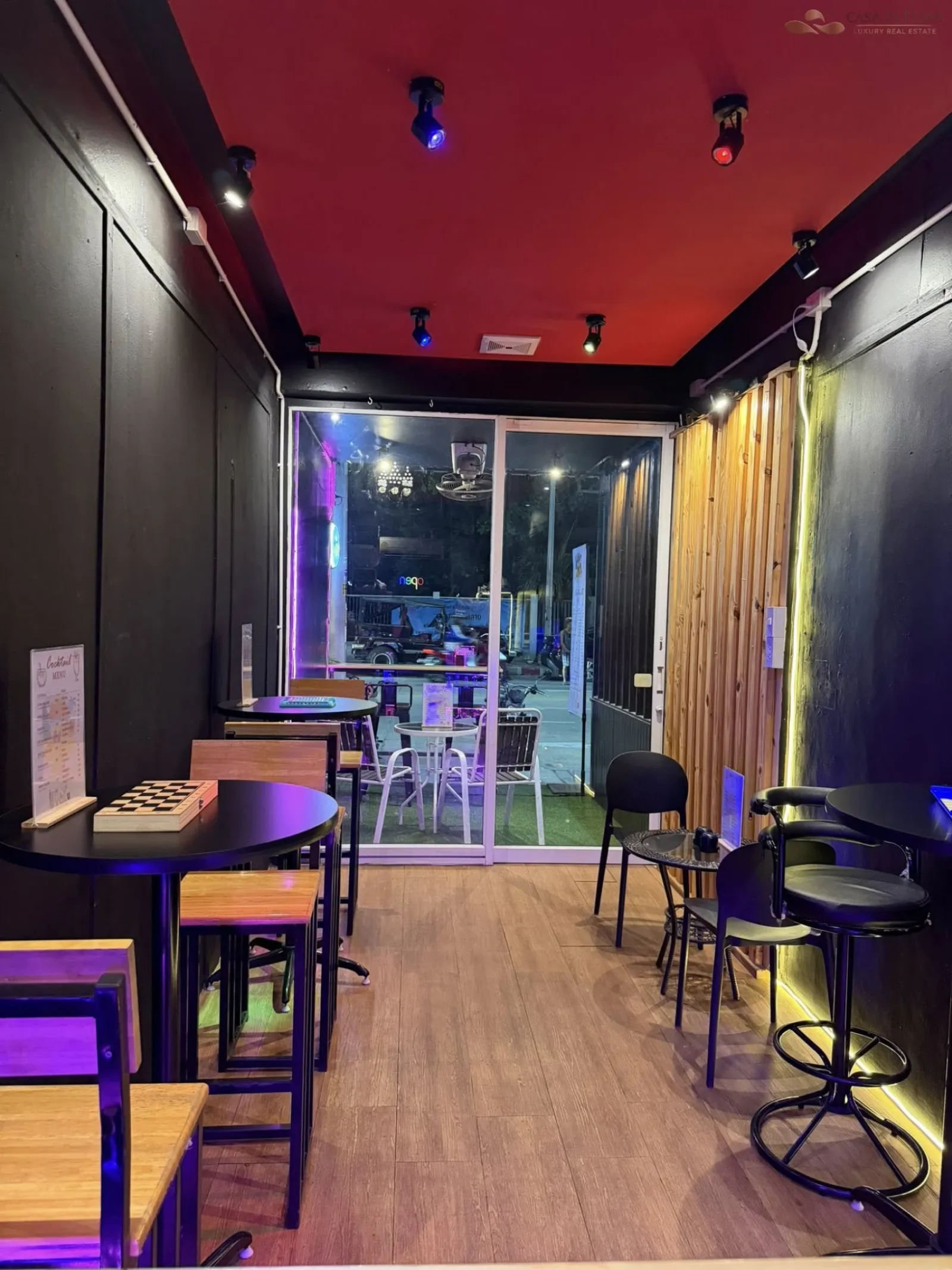 [Golden Opportunity!] Takeover: Cafe & Cocktail Bar