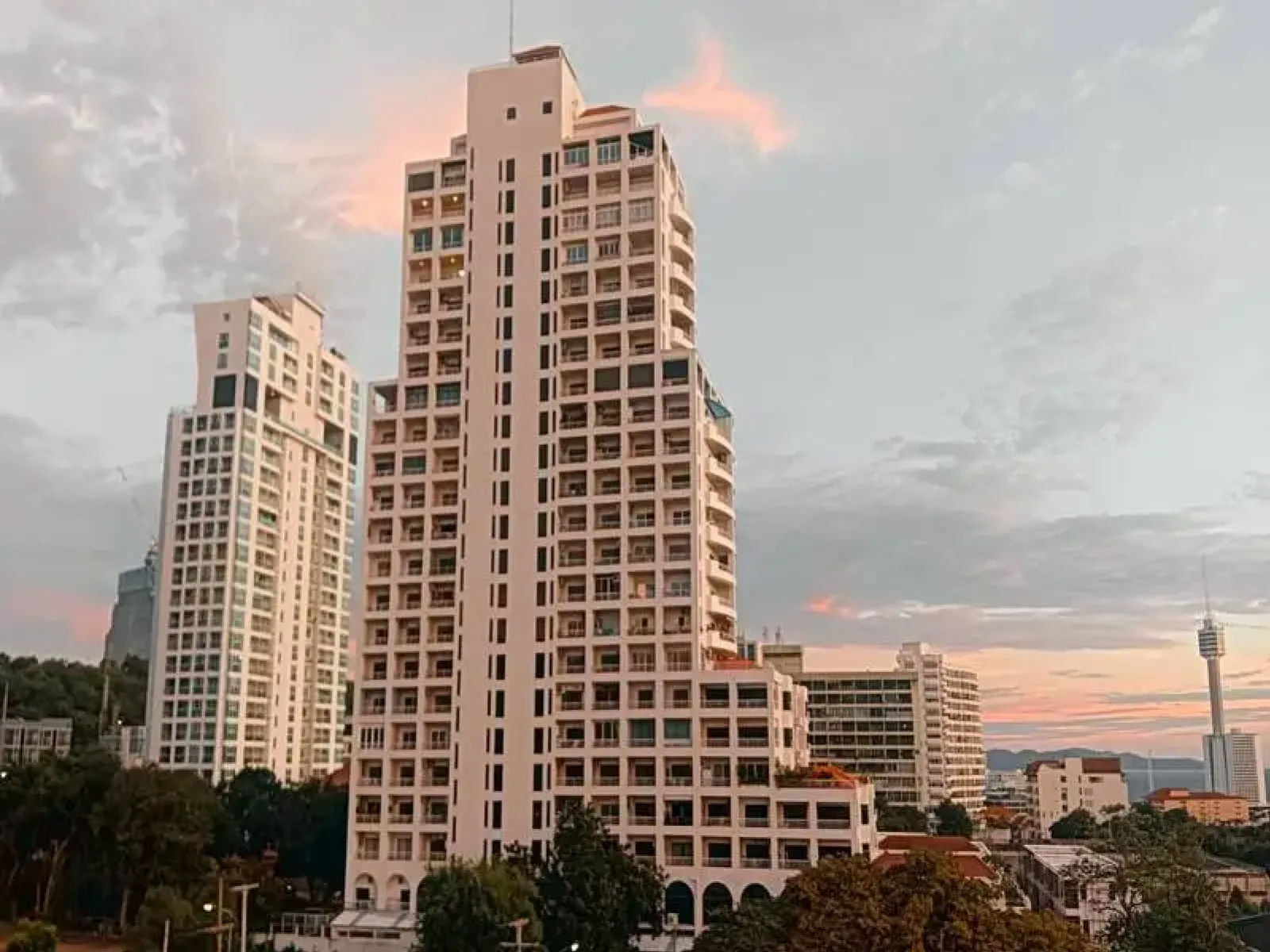 Executive Residence 4 Pratumnak Hill Corner Sea View Executive Residence 4 Pratumnak Hill Corner Sea View