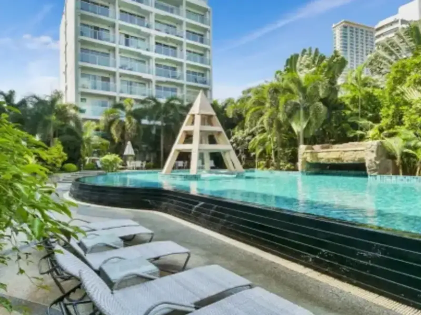 Club Royal Condominium – for Sale (City View)