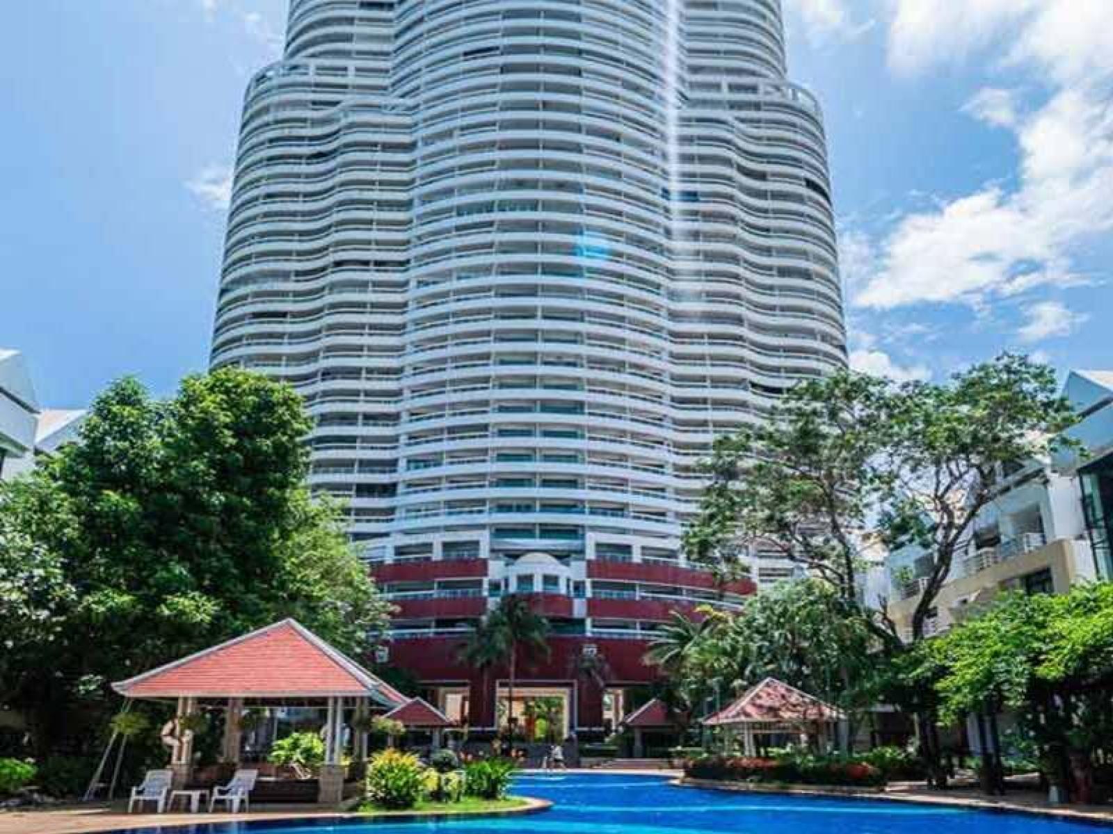 Luxury Beachfront Condo for Sale – Metro Jomtien Condotel