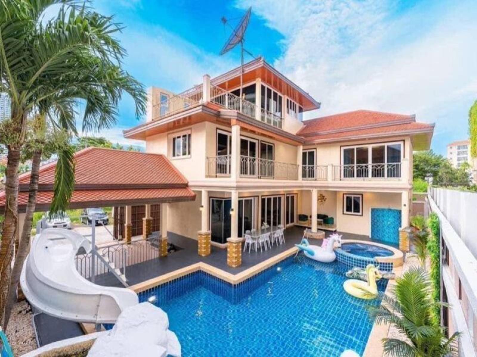 Exclusive Beach House for Sale in Jomtien – Walk to the Beach Exclusive Beach House for Sale in Jomtien – Walk to the Beach