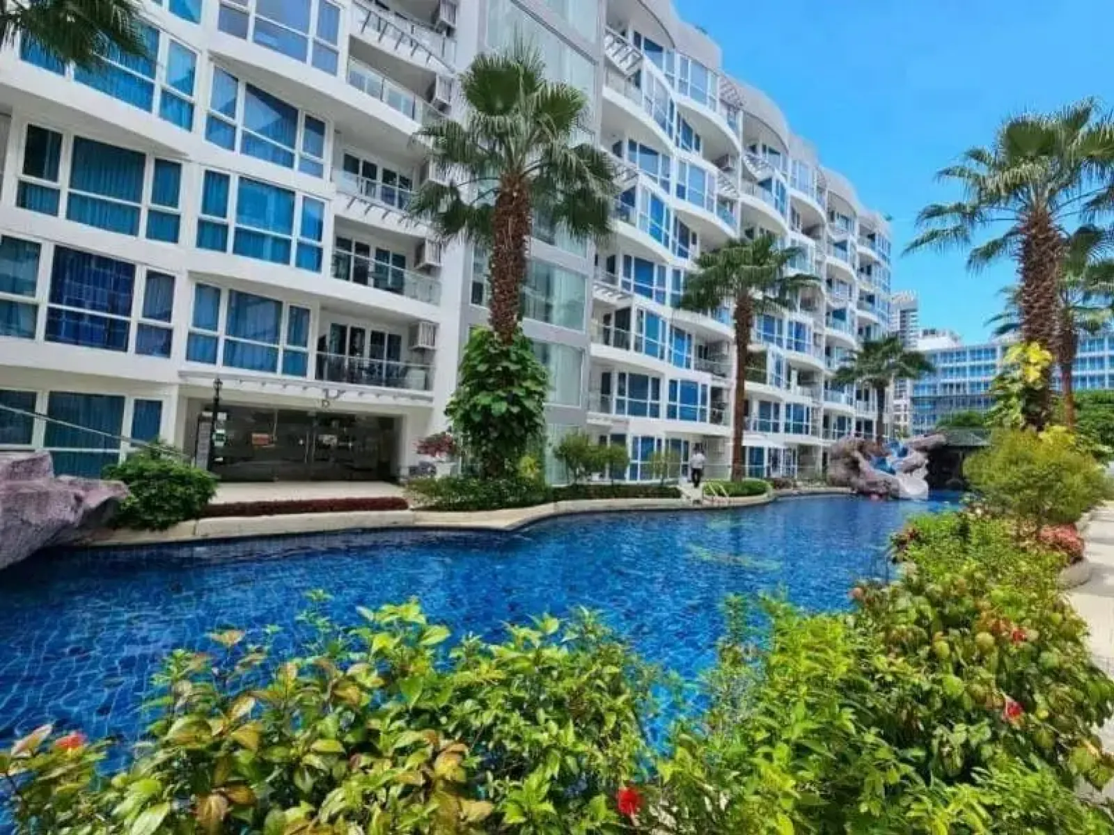 Grand Avenue Central Pattaya – 3-Bedroom Luxury Condo Grand Avenue Central Pattaya – 3-Bedroom Luxury Condo