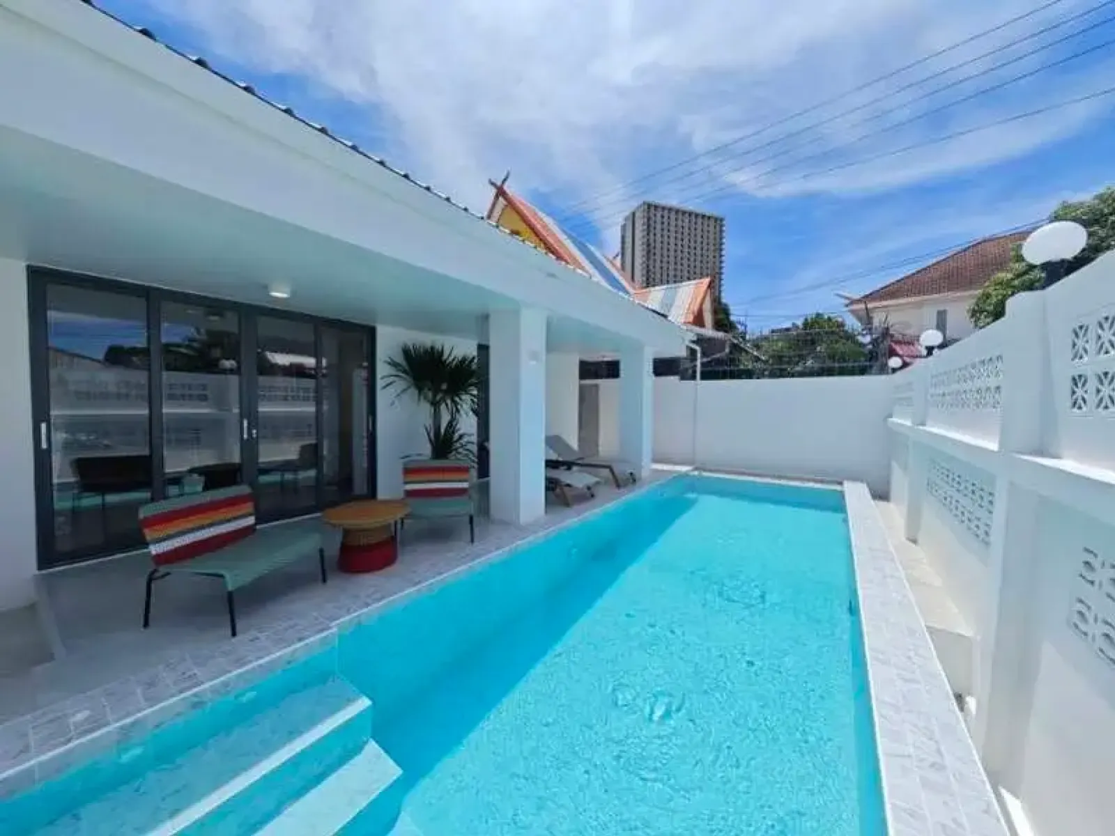 บ้านเดี่ยวหรูหราในนาคลูาพร้อมสระว่ายน้ำส่วนตัว บ้านเดี่ยวหรูหราในนาคลูาพร้อมสระว่ายน้ำส่วนตัว