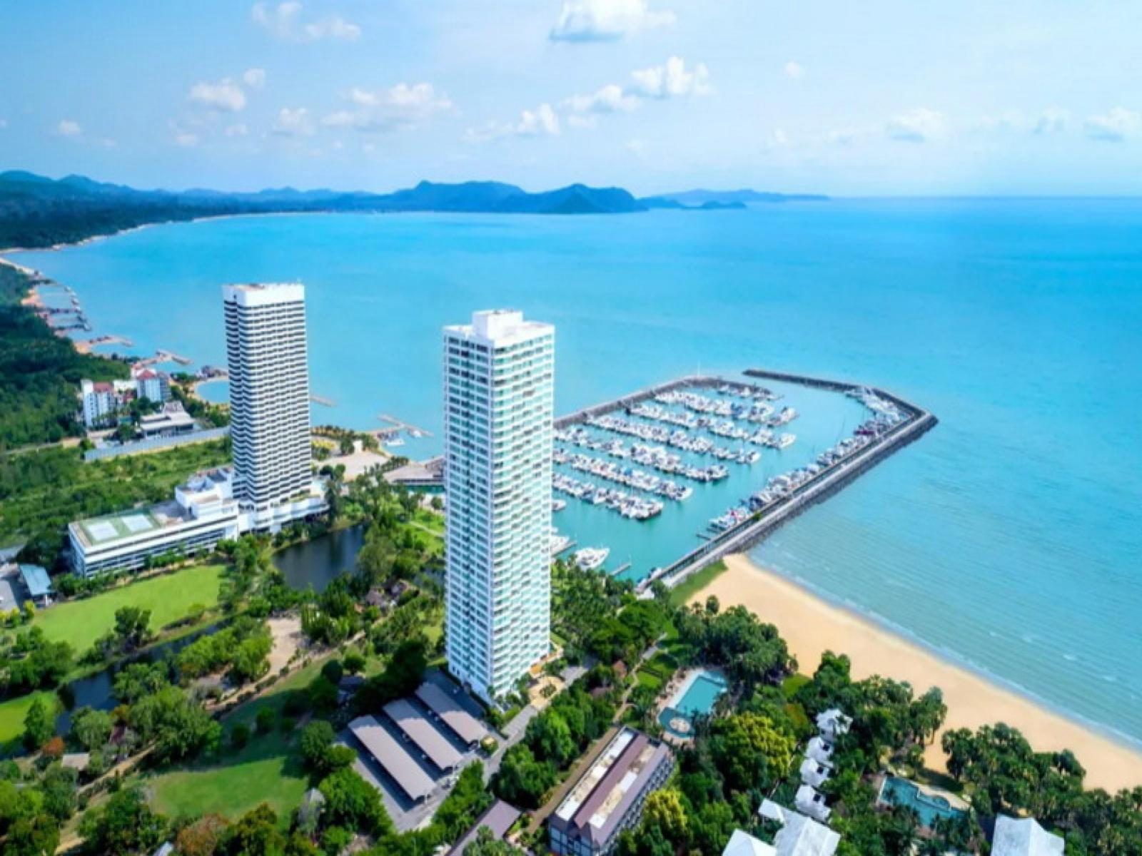 Beachfront Condo with Full Sea View | Ocean Marina Yacht Club