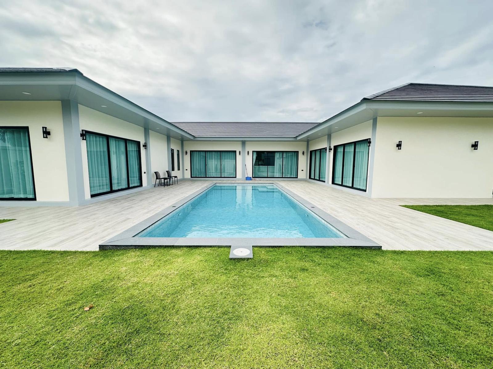Modern Pool Villa with Garden View & Private Pool