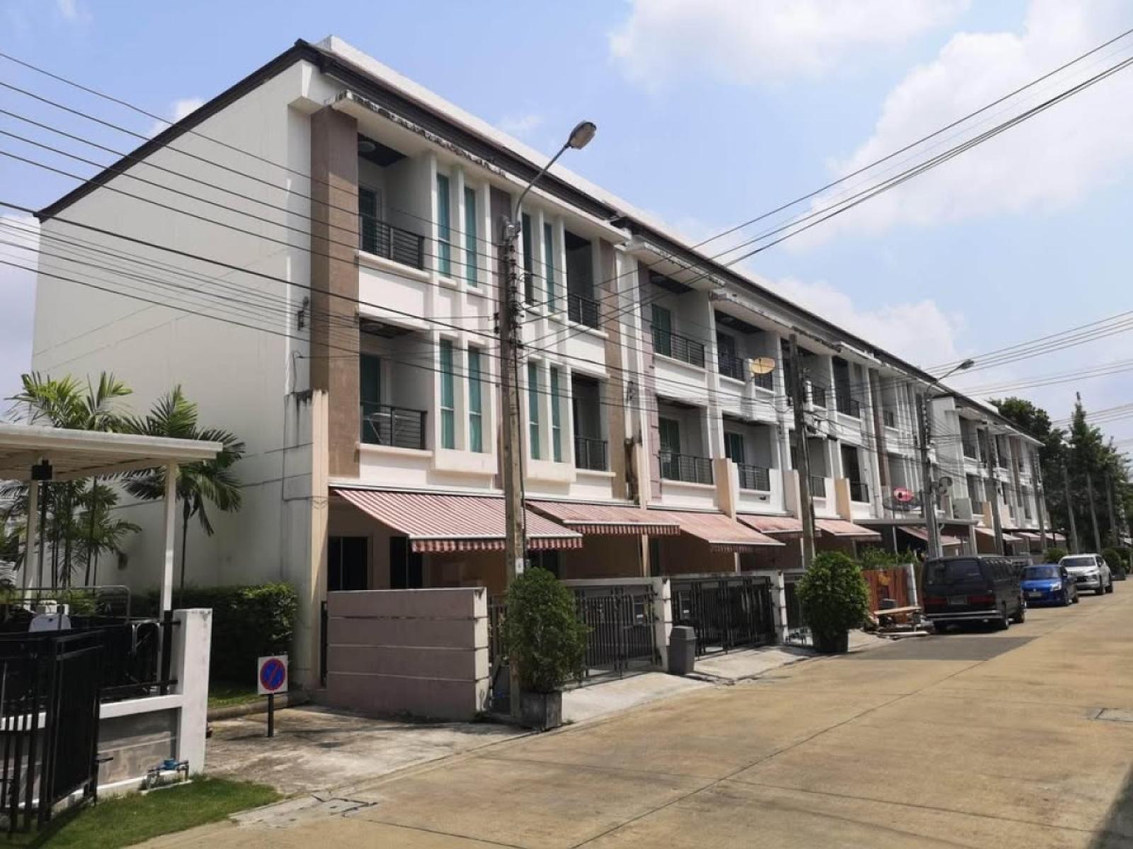 For Sale Townhouse/Townhome  , BAAN KLANG MUANG SATHORN - TAKSIN 2 , corner unit , Bang Kho , Chom Thong , Bangkok , CX-165524