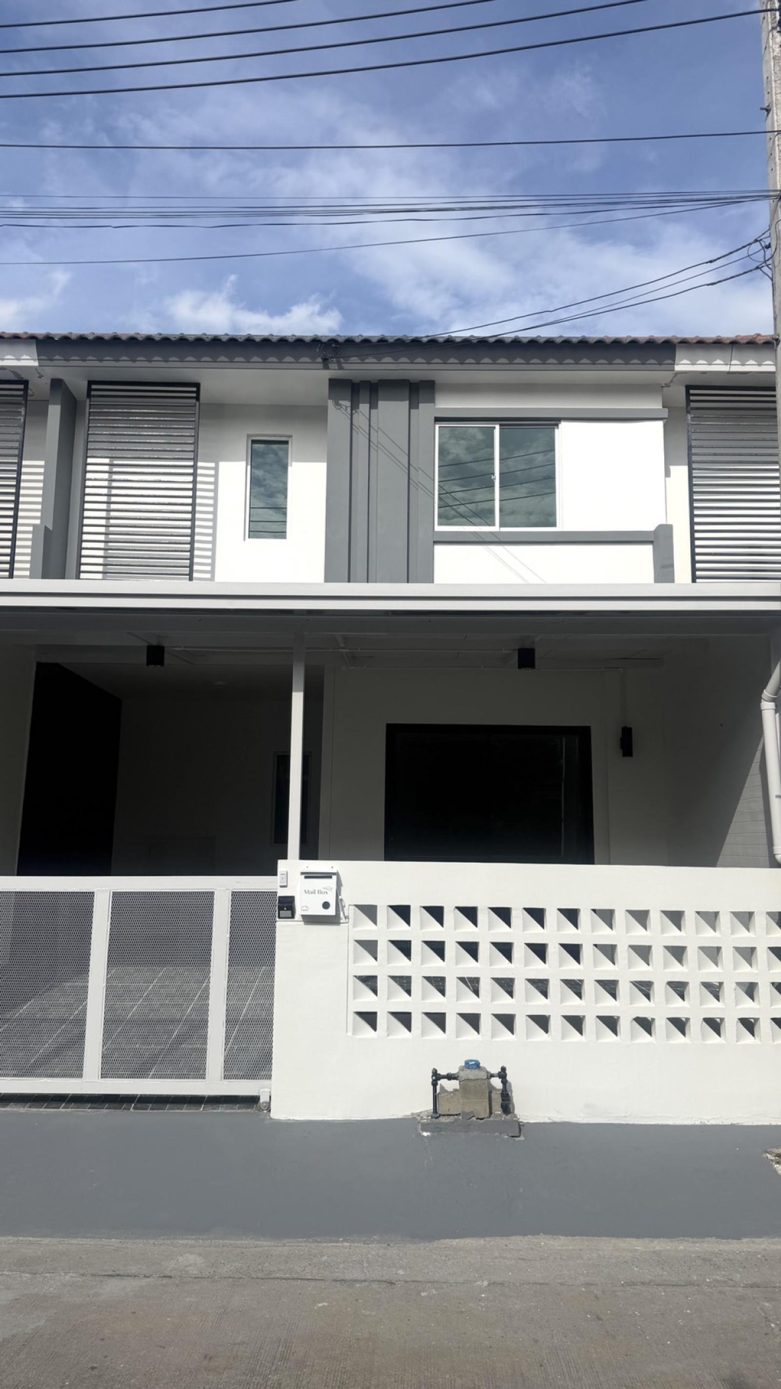 For Sale Townhouse/Townhome  , Baan Pruksa 92 Rangsit - Lamlukka , newly renovated , Lat Sawai , Lam Luk Ka , Pathum Thani , CX-164623
