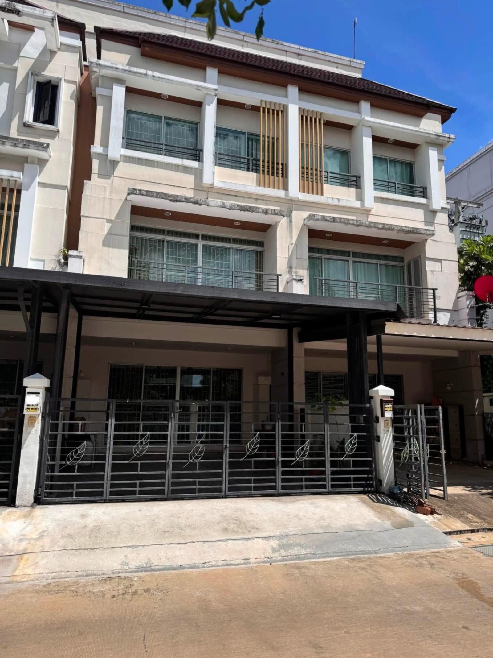 For Sale Townhouse/Townhome , Baan Klang Krung The Royal Vienna Ratchavipha , BTS-Phahon Yothin 24 , Chatuchak , Chatuchak , Bangkok , CX-164386 For Sale Townhouse/Townhome , Baan Klang Krung The Royal Vienna Ratchavipha , BTS-Phahon Yothin 24 , Chatuchak , Chatuchak , Bangkok , CX-164386