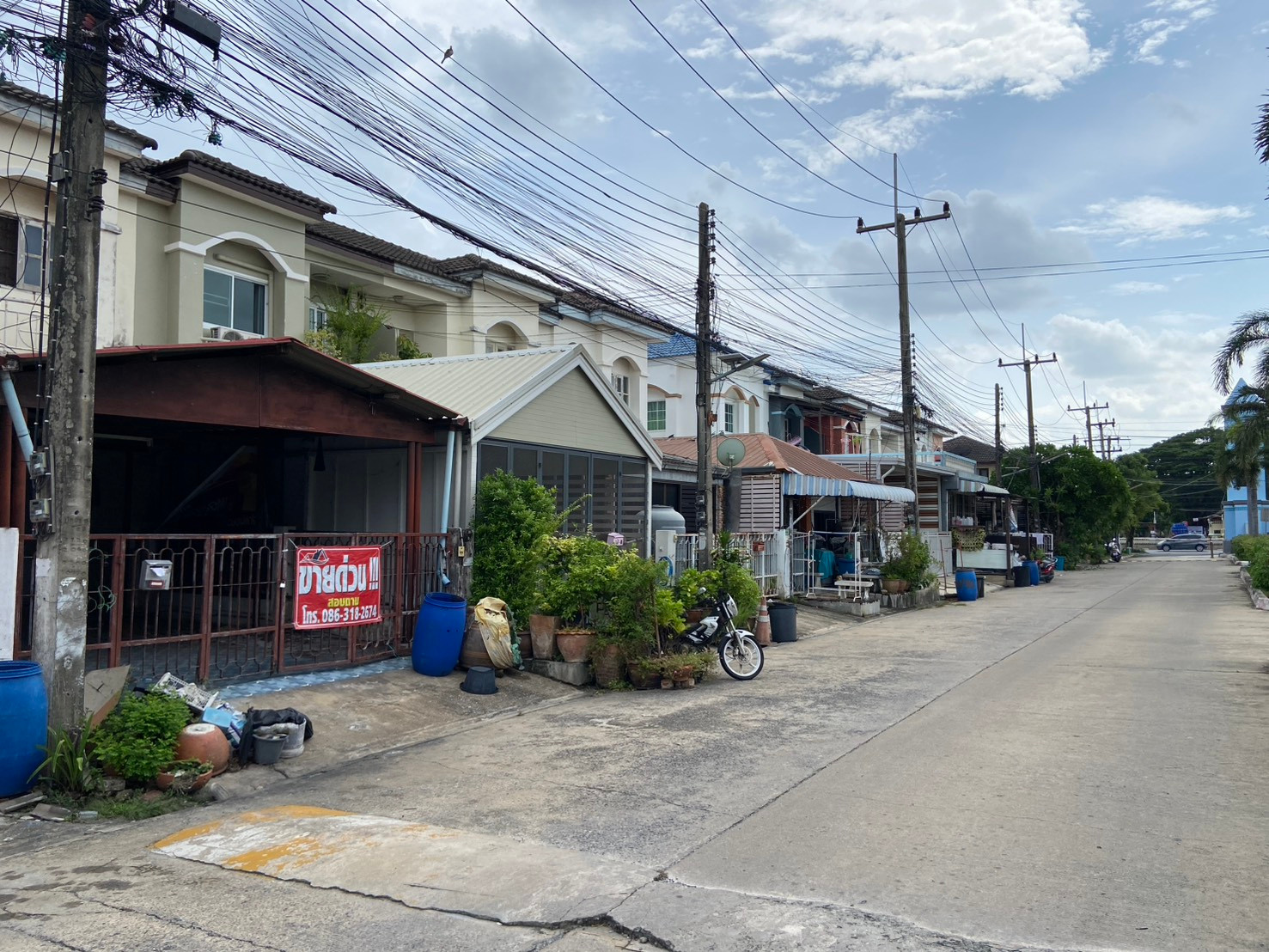 🏡 Urgent sale, 2-story townhouse, 24.2 square wah, Sirarom Park Rangsit Village, Lam Luk Ka - Khlong 4 location. – รูปที่ 3