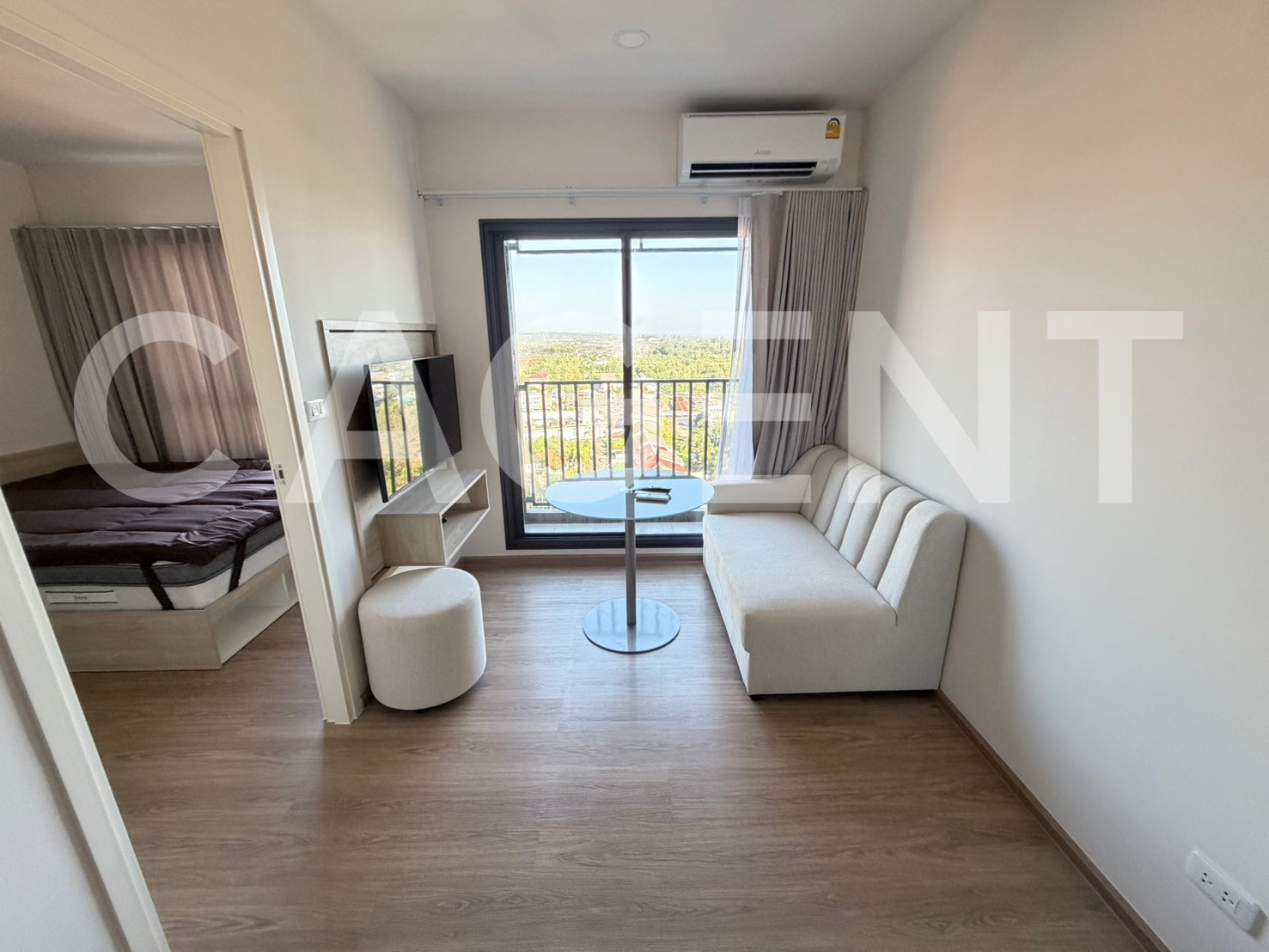 For rent: Escent Ville Surat Thani project, next to Central Surat Thani. Ready to move in, new project, high building.
