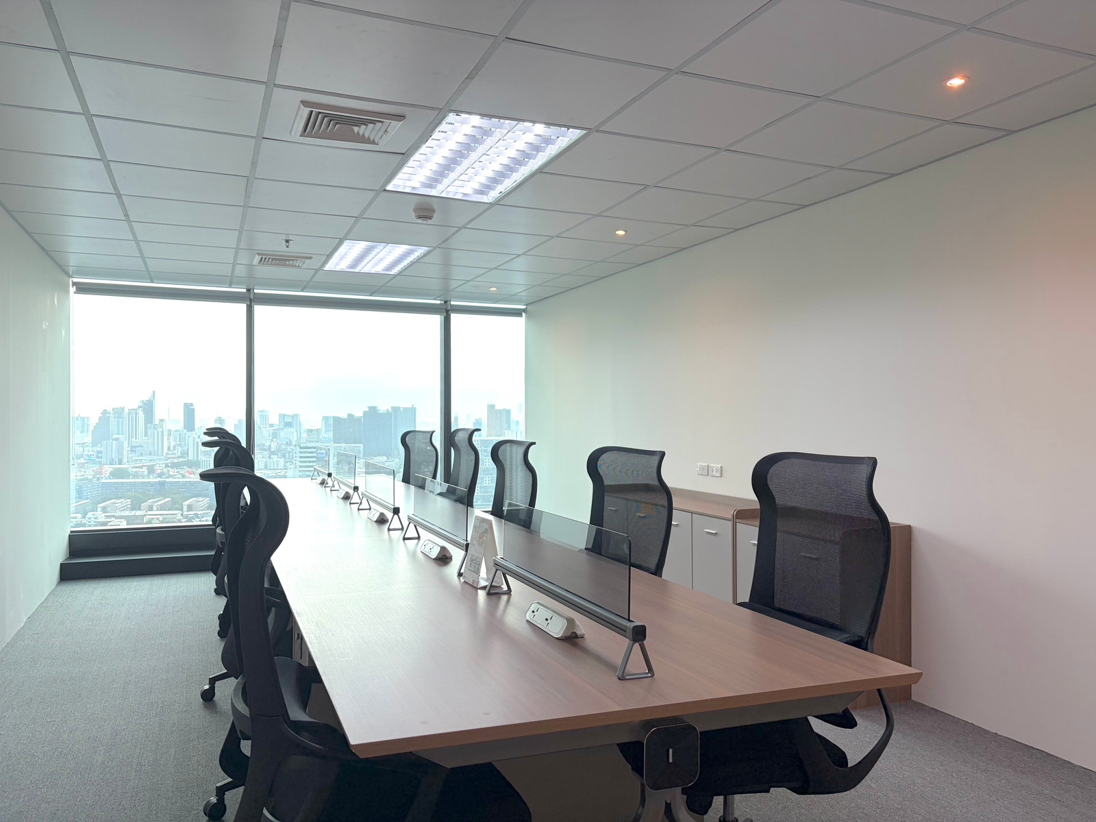 Serviced Office ใหม่, แอร์ 8:00-22:00, 500 ม.จาก MRT พระราม 9 