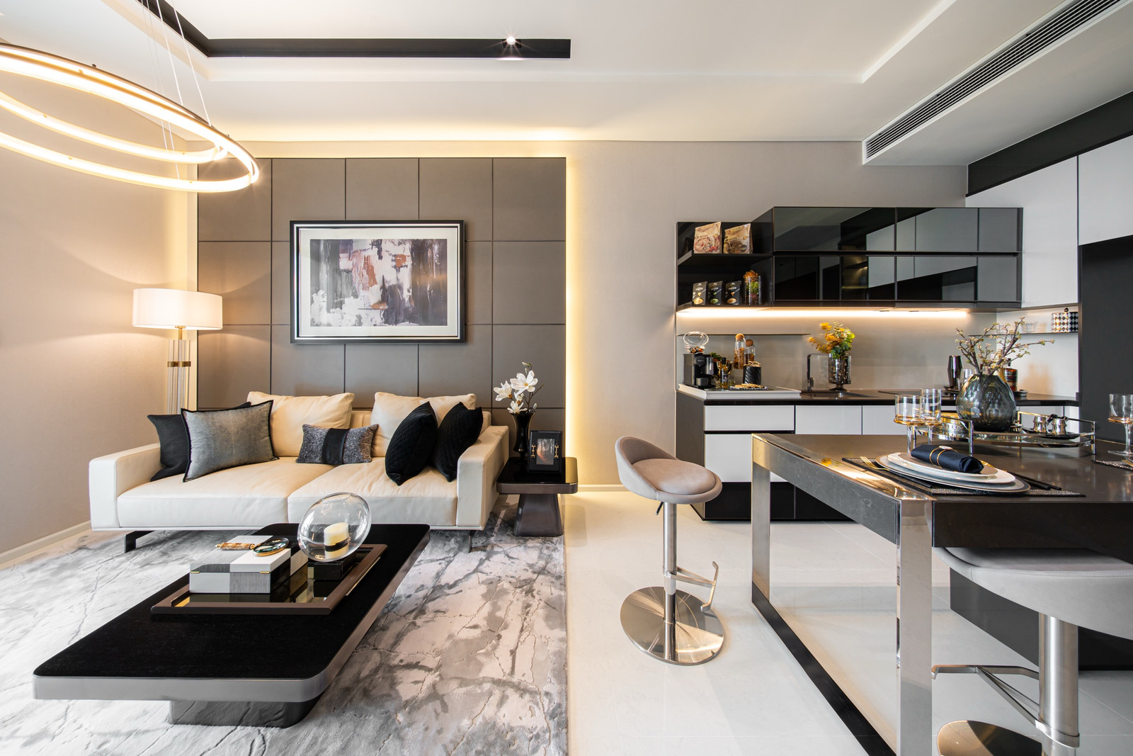 Beautiful room, Thonglor location, starting price 13.9x million with special promotions behind the house. Beautiful room, Thonglor location, starting price 13.9x million with special promotions behind the house.