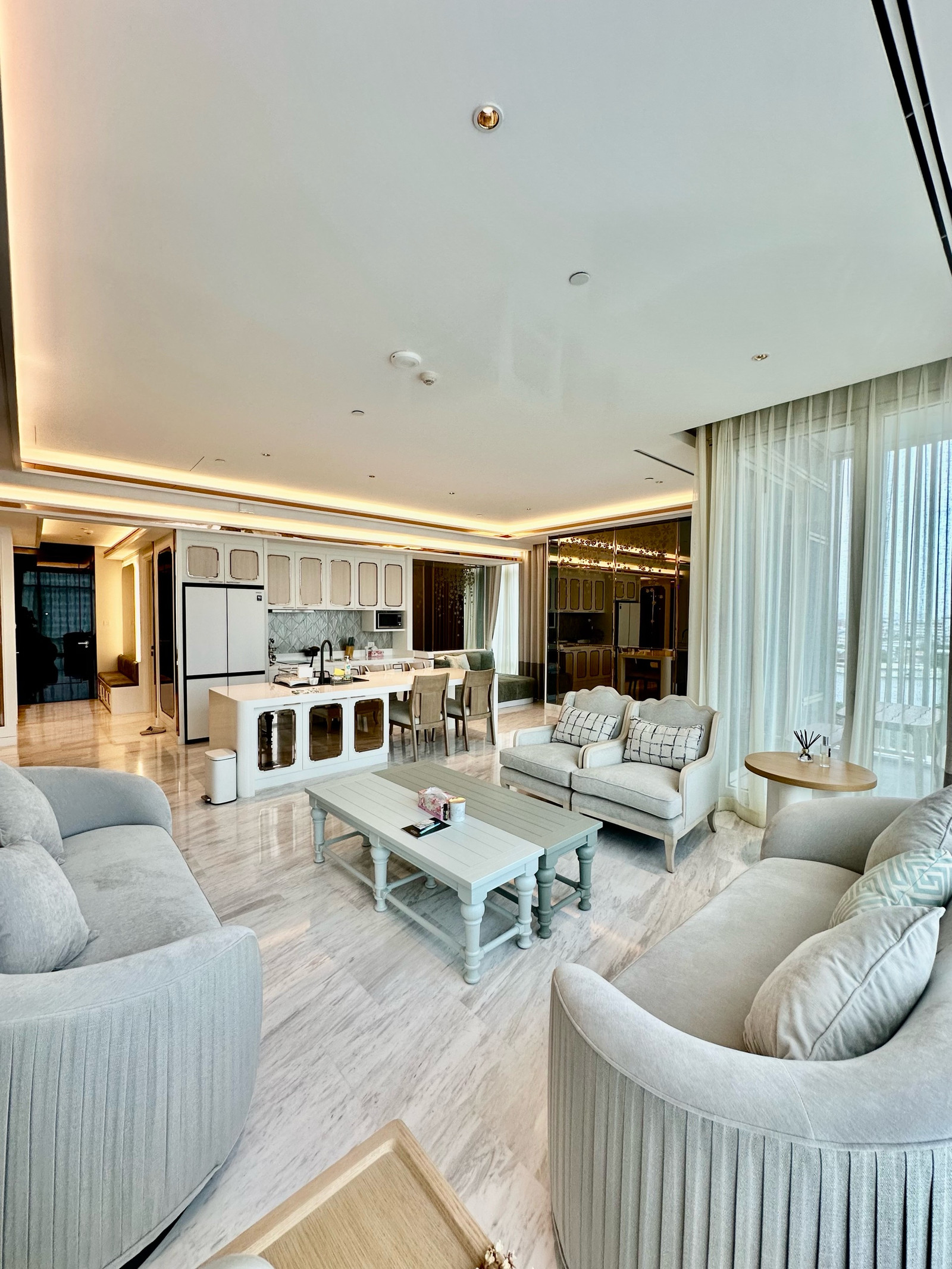 2bed 3bath 6Fl. : Rent 260,000/mth K.Taii 0814164299 2bed 3bath 6Fl. : Rent 260,000/mth K.Taii 0814164299