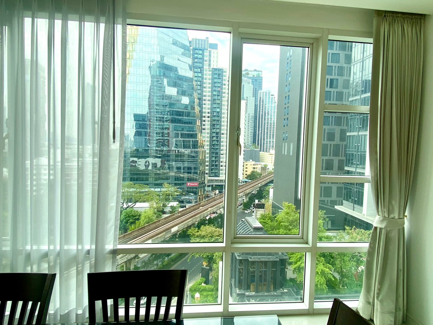 Urgent for rent ✨ Fullerton Sukhumvit 95,000/month, ready to move in Urgent for rent ✨ Fullerton Sukhumvit 95,000/month, ready to move in