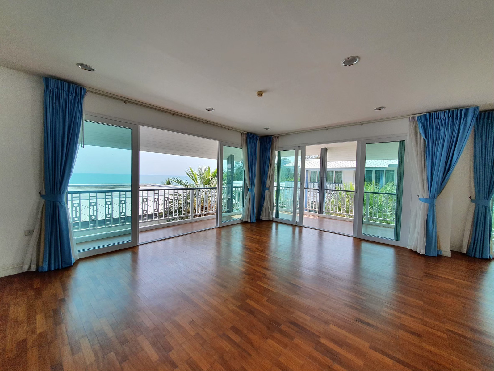 🌊 คอนโด Duplex วิวทะเล หาดตะเกียบ หัวหิน ห้องใหญ่ หายาก !