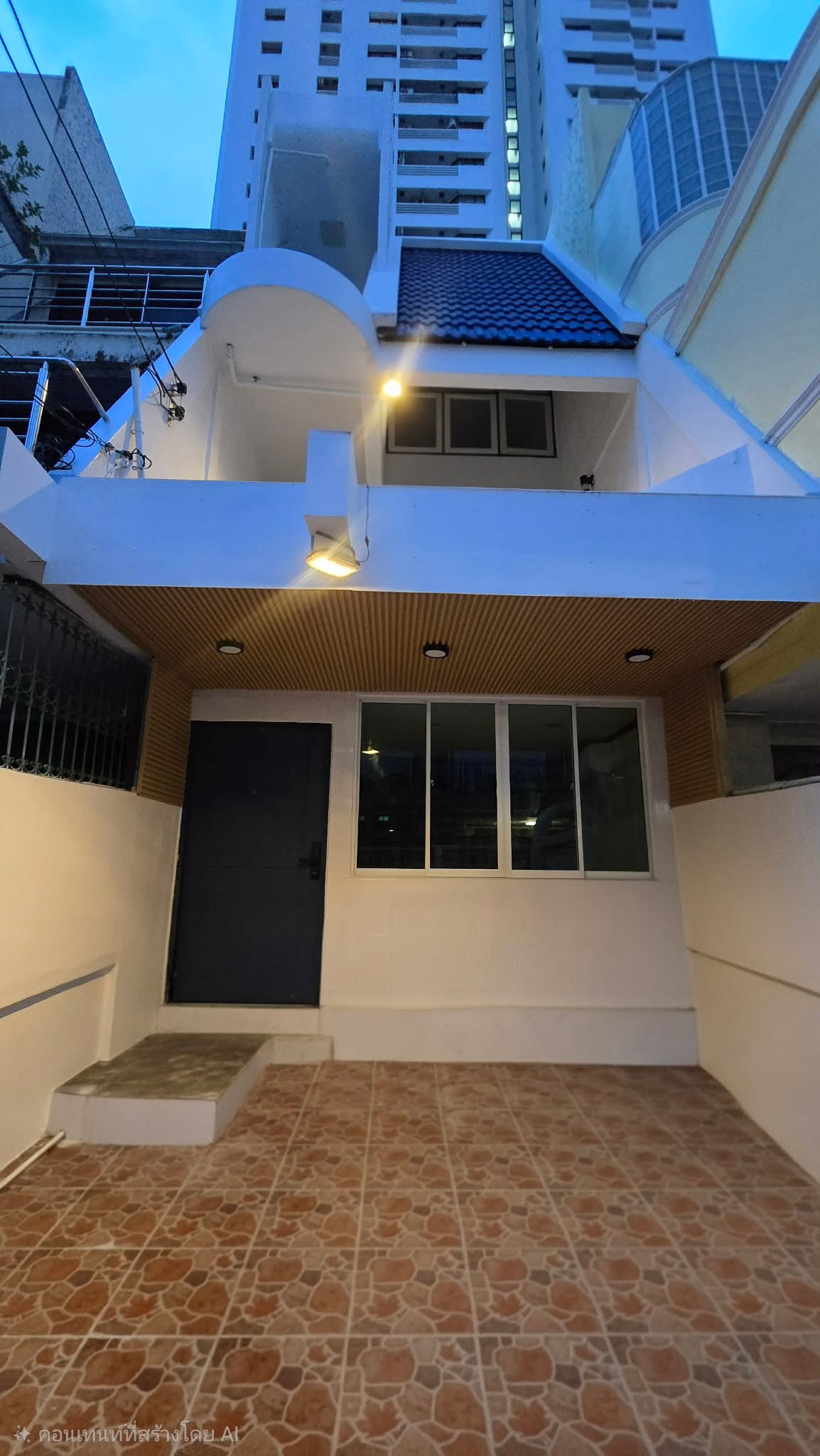 Townhouse for rent, Sukhumvit 10, near BTS Asoke, 3 bedrooms, suitable for Air bnb.