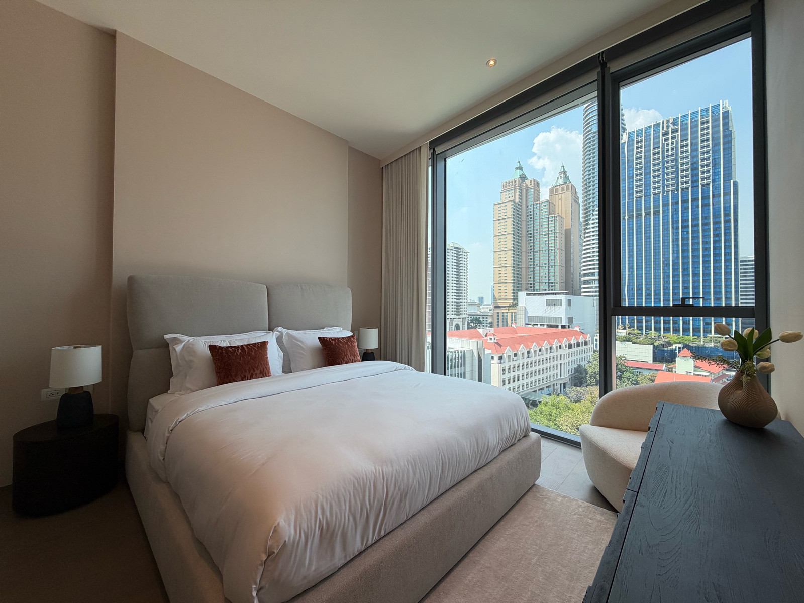 1 Bedroom, 1 Bathroom, Fully Furnished, Private Offer at SCOPE Langsuan – รูปที่ 3