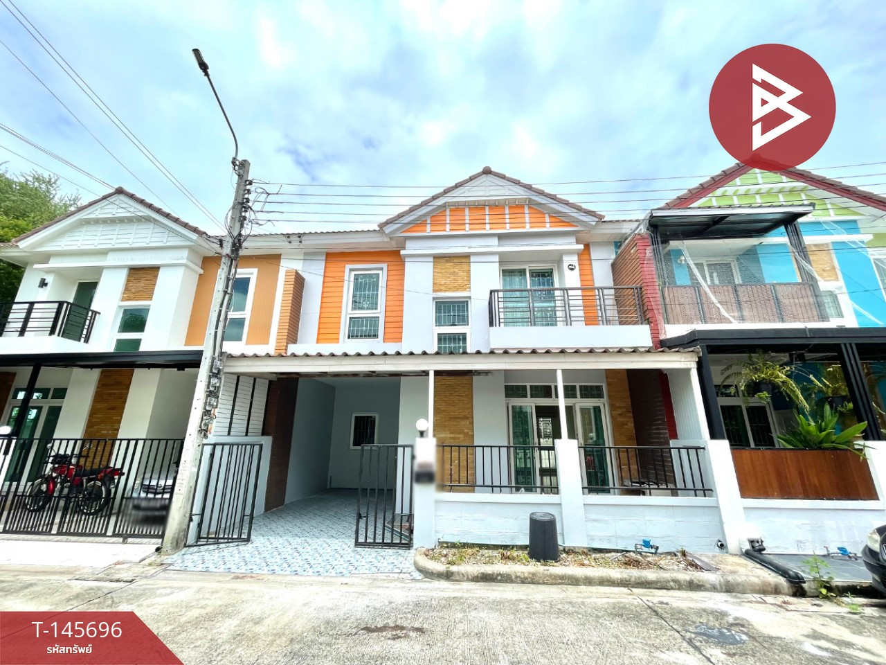 Townhouse for sale Thipphiman Village, Ban Rim Nam, Nonthaburi Townhouse for sale Thipphiman Village, Ban Rim Nam, Nonthaburi