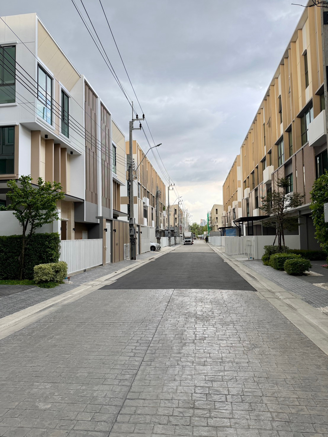 Townhouse for sale, close to the city, convenient travel, connected to every lifestyle, The Blisz Signature Rama 3 - Dao Khanong.