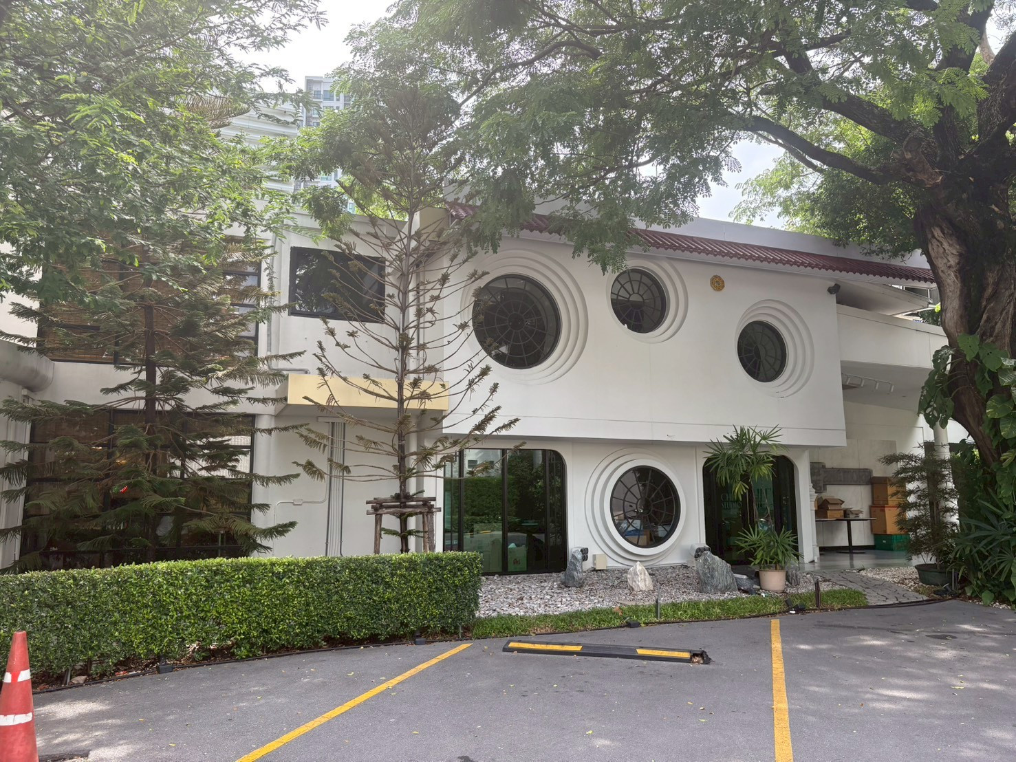 Restaurant for Rent in Thonglor BTS Walk Distance with parking Restaurant for Rent in Thonglor BTS Walk Distance with parking