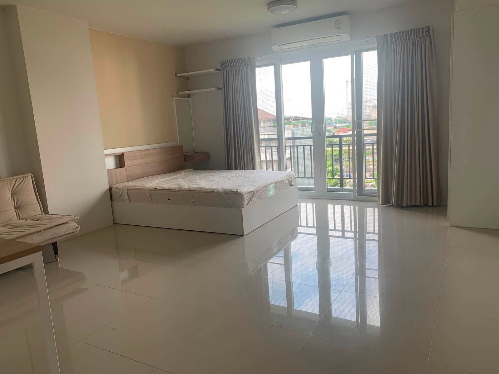 ขายพร้อมผู้เช่า ห้องดีมาก ใหญ่ 37 ตร.ม. 🔥 📢 Line : @085pucam / 0627941024 🥳 YKP Rental Condo