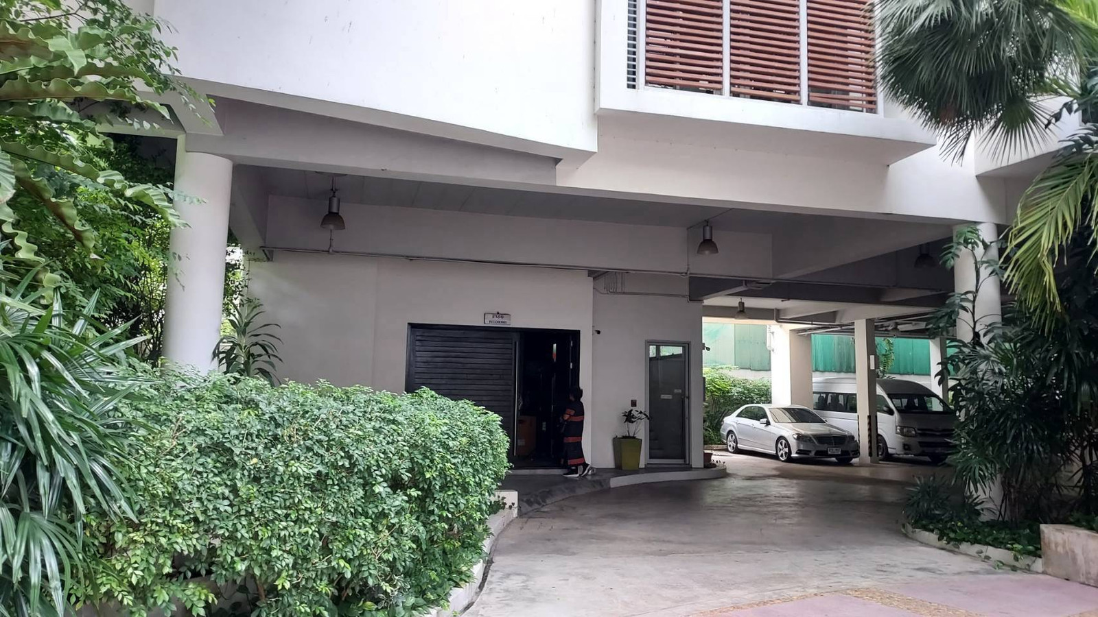 LTH15975 - Premium Office Building for Sale Asoke, Sukhumvit 2X | 350 MB | Premium Office Building for Sale Asoke, Sukhumvit 2X
