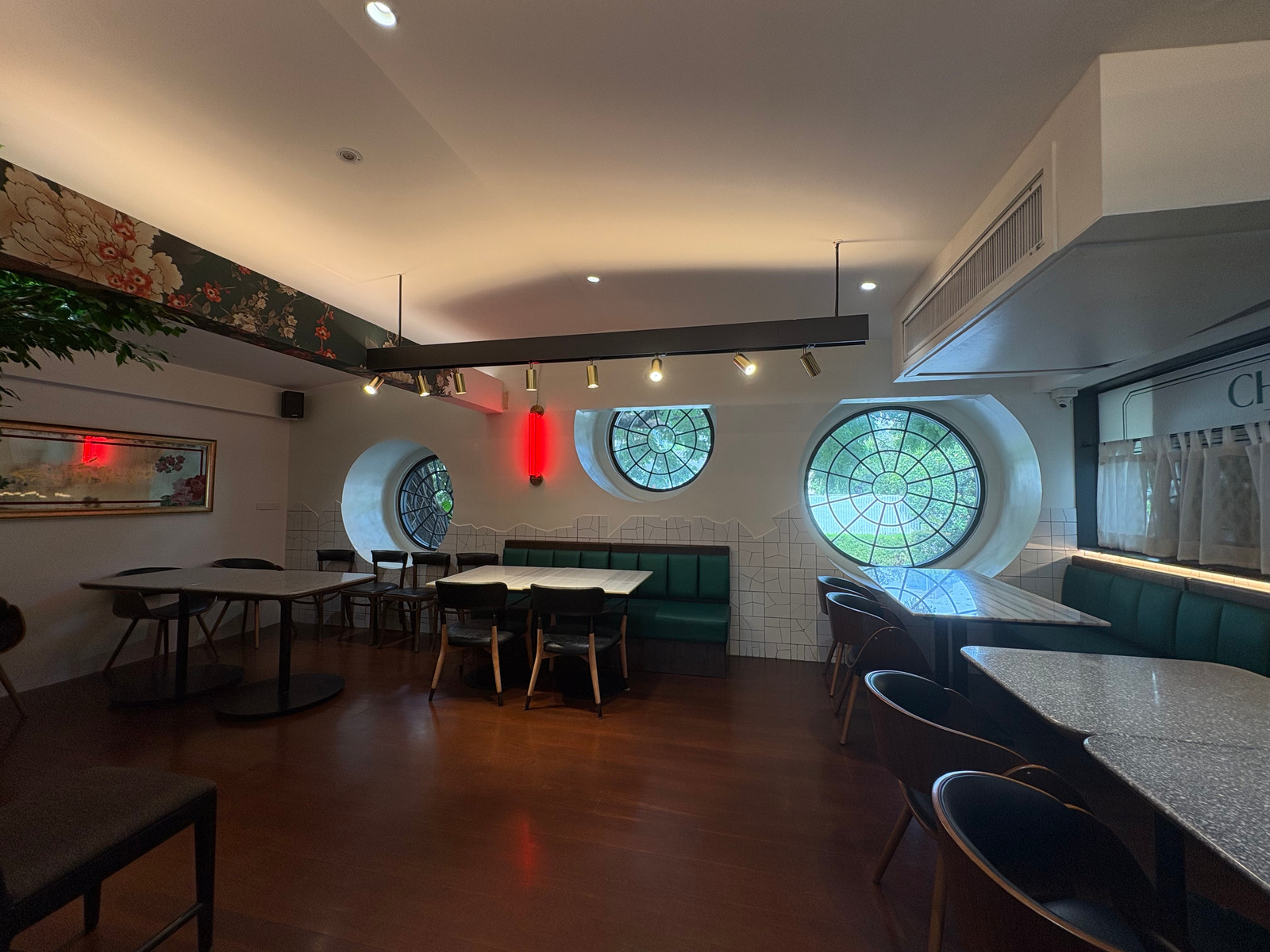 พื้นที่ให้เช่าทำร้านอาหารในทองหล่อ ระยะเดินจาก BTS พร้อมที่จอดรถ – รูปที่ 2