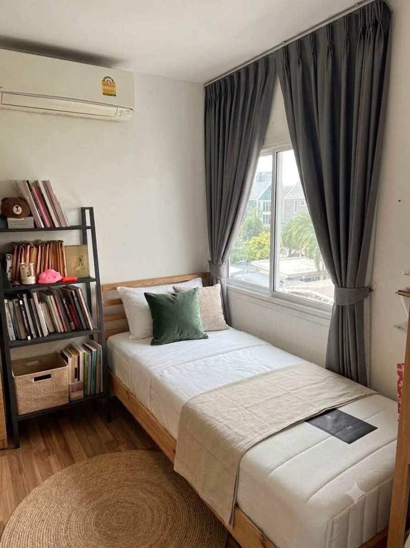🔥Urgent Sale🔥 The One Plus D Hua Mak 12, near Airport Link Hua Mak station. Fully furnished and ready to move in.