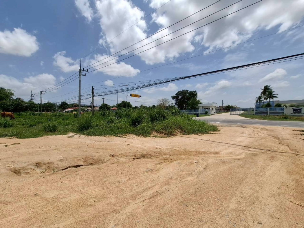 Land for sale on Nikhom Road, Highway 11, Nikhom Pattana District, Rayong. 51 rai. Purple zone (DD). – รูปที่ 2