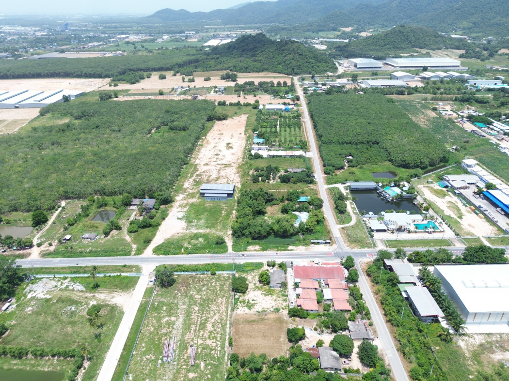 Land for sale on Nikhom Road, Highway 11, Nikhom Pattana District, Rayong. 51 rai. Purple zone (DD). – รูปที่ 4