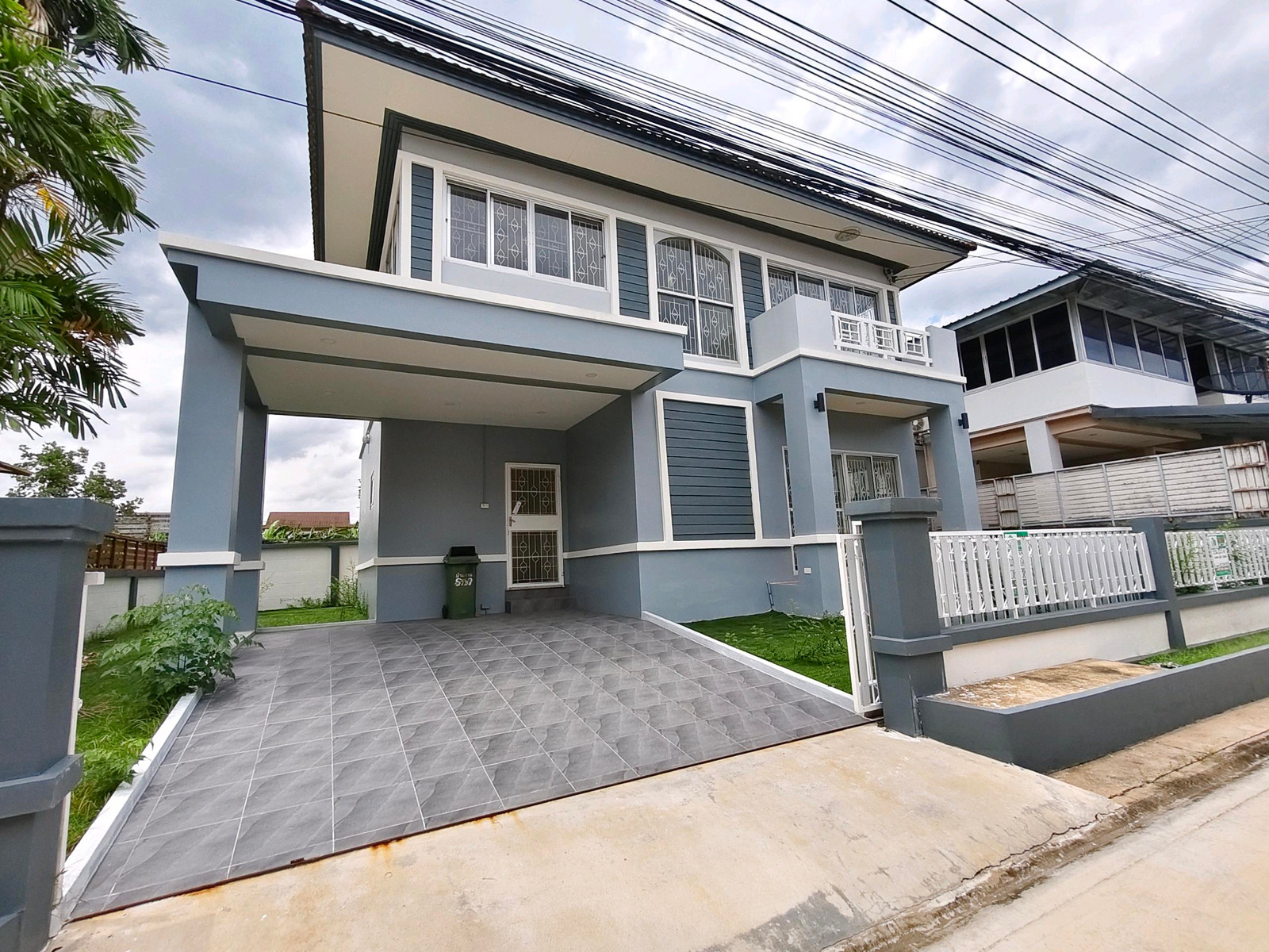 ขายบ้านเดี่ยว 2 ชั้น รีโนเวทใหม่กริบ พร้อมเข้าอยู่! ✨🏡 หมู่บ้านบ้านสวนราชา (ซอยกรุงเทพกรีฑา 7)ทำเลศักยภาพ เชื่อมต่อความสะดวกสบายทุกการเดินทาง บ้านสวย สภาพนางฟ้า ตกแต่งใหม่ทั้งหลัง หิ้วกระเป๋าเข้าอยู่ได้เลย!