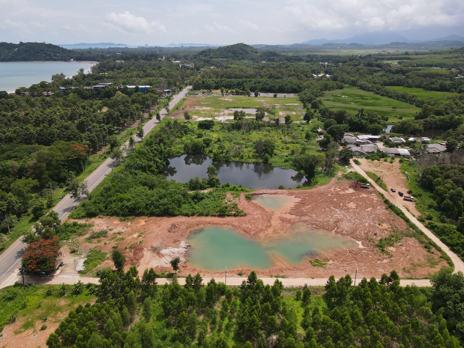 Selling the whole plot of land or dividing it into sales of already filled land, next to the main road, near Laem Mae Phim. Only 250m from the sea – รูปที่ 2