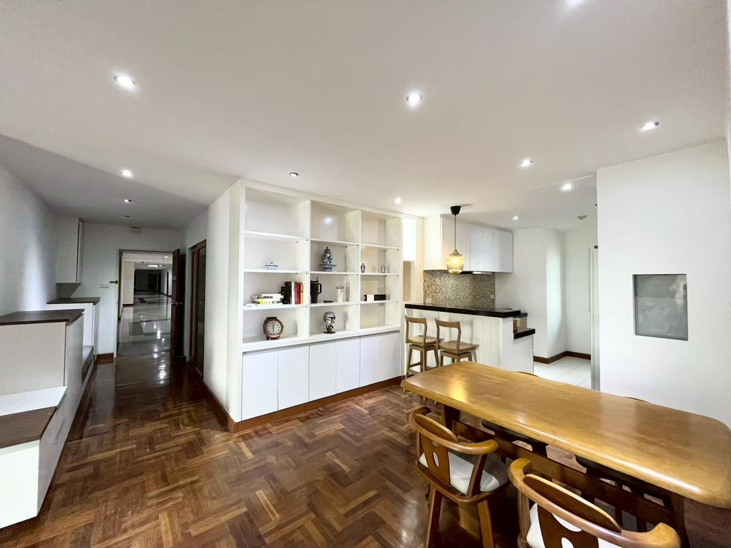 FOR RENT Richmond Palace Sukhumvit 43 Elegant 164 SQ.M. Residence | Rare Corner Unit | Ideal for Executives & Expat Families FOR RENT Richmond Palace Sukhumvit 43 Elegant 164 SQ.M. Residence | Rare Corner Unit | Ideal for Executives & Expat Families