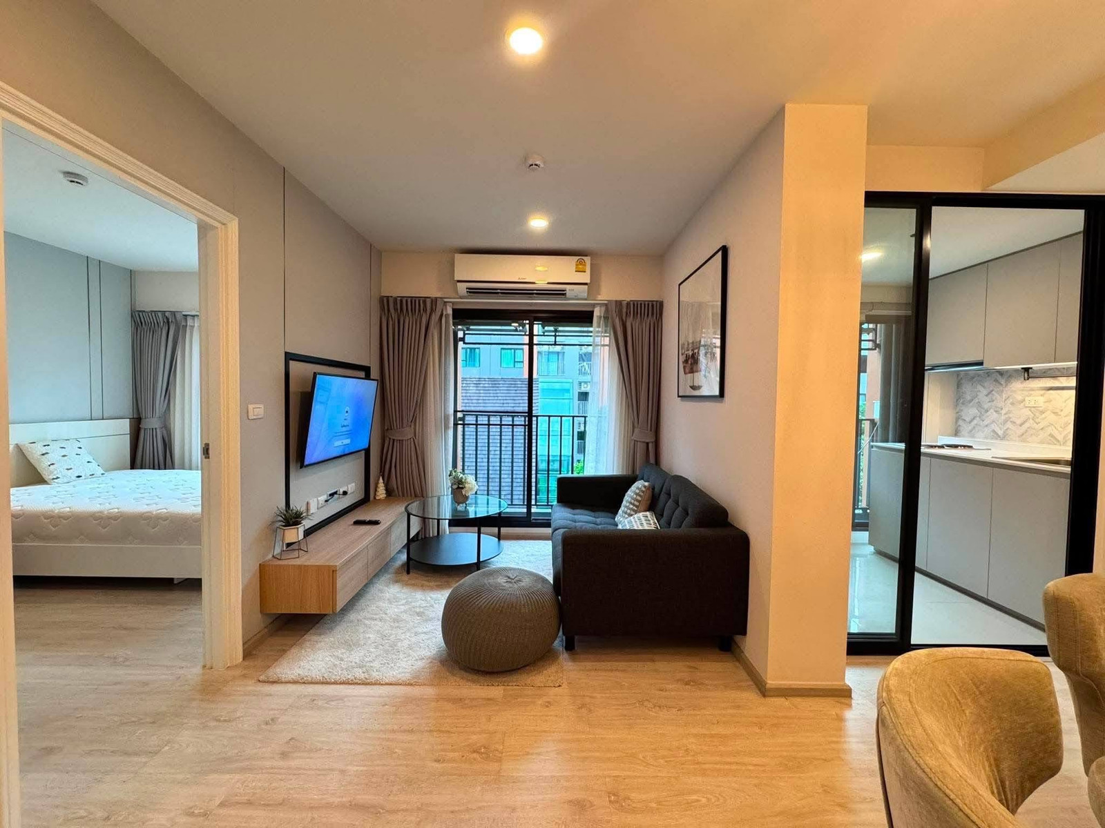 For rent Escent ville, 4th floor, size 56 sq m., 2 bedrooms, 2 bathrooms. For rent Escent ville, 4th floor, size 56 sq m., 2 bedrooms, 2 bathrooms.