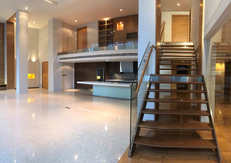 FICUS LANE, Special duplex penthouse, size 439 sqm., 4 bedrooms, near BTS Phra Khanong 300 meters.