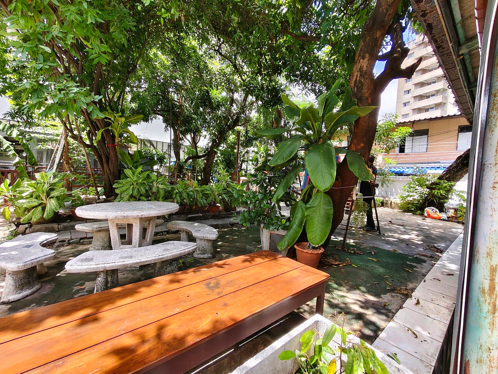 ​🎯 [Urgent sale! Cheapest in the alley] Land with an ancient house from the Rama VI era, prime location, Soi Borommaratchachonnani. 2 golden opportunities have come! The price is twice as much as other plots in the same alley!