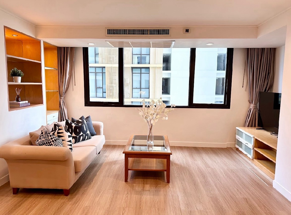 For rent The Royal Place 1 -BTS Ratchadamri The Royal Place 1 Code : C8453 For rent The Royal Place 1 -BTS Ratchadamri The Royal Place 1 Code : C8453