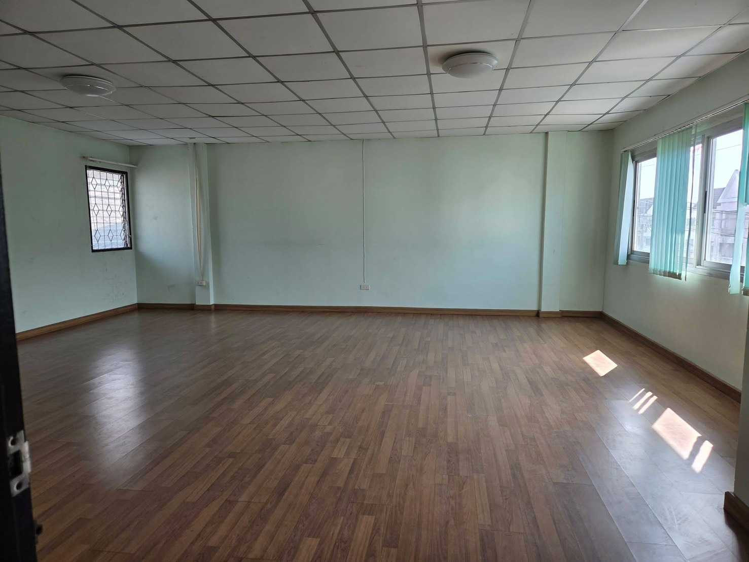Factory for sale with office, 1,230 sq m., purple layout, Factory Land 1, Phutthamonthon Sai 5, condition 100%, new floor poured, trailer can enter. – รูปที่ 4