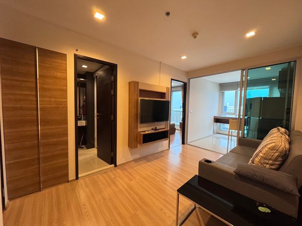 Rhythm Sathorn ใกล้ bts สะพานตากสิน วิวแม่น้ำ ขนาด 45 ตรม ว่างให้เช่า 22,000/เดือน