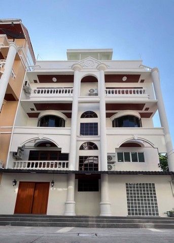 For Rent: Luxury 5-Storey House in the Heart of Thonglor Soi 25
