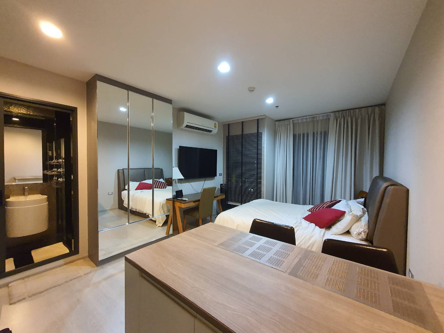 ✨ ให้เช่า Rhythm Sukhumvit 36–38  Studio 24 ตร.ม. ชั้น 19  ใกล้ BTS ทองหล่อ | 18,000 บาท/เดือน 